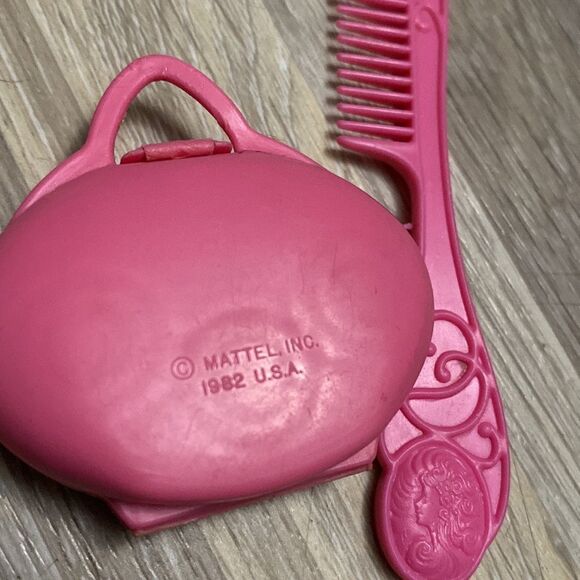 Angel face Barbie vintage doll makeup and travel comb 80s Barbie accessories - Picture 4 of 8